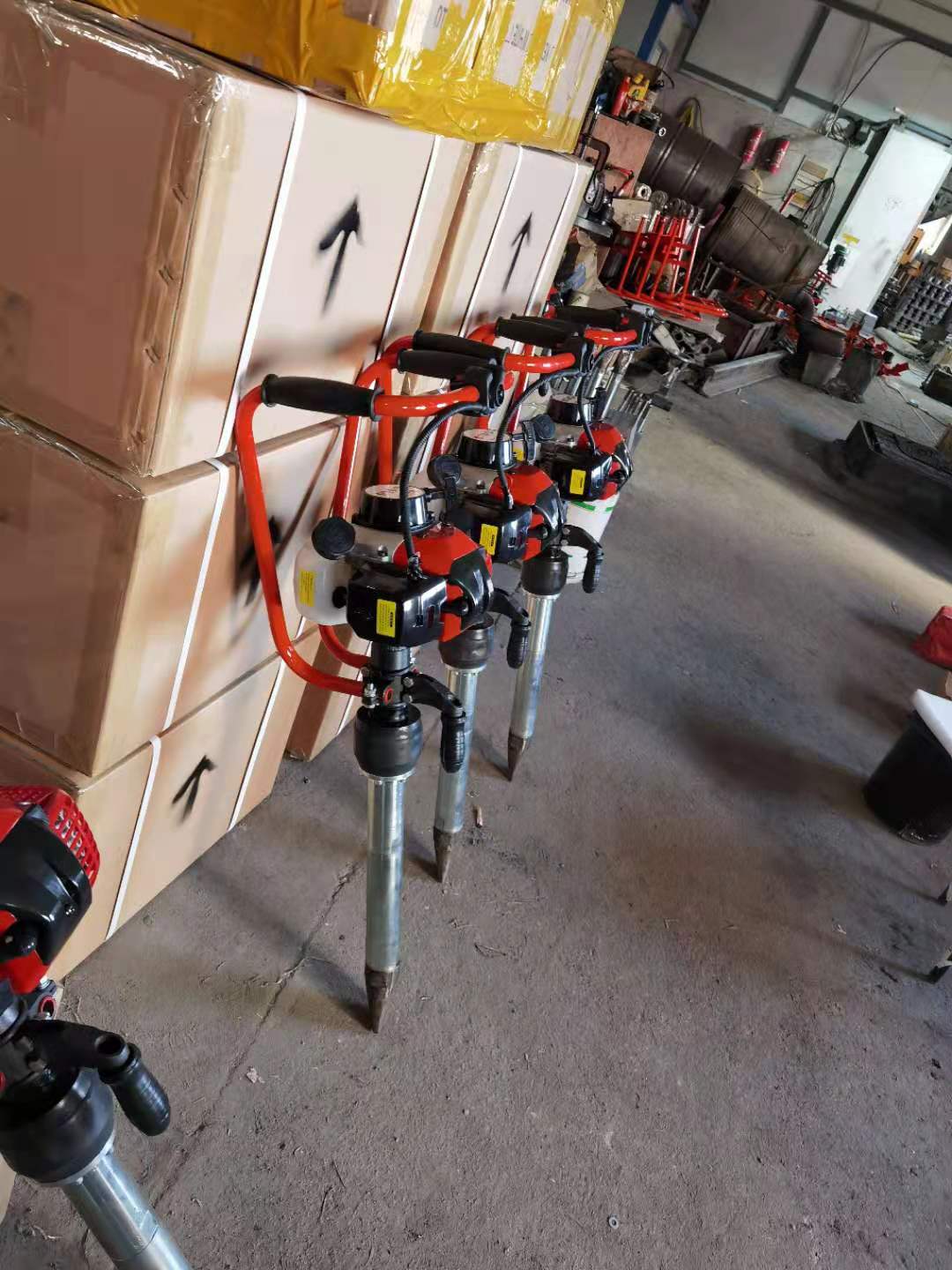 ND-4型(xing)手提式(shi)内燃搗(dao)固鎬