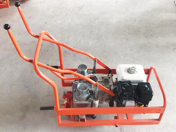 NLB-600型(xíng)雙頭内燃螺栓(shuan)扳手