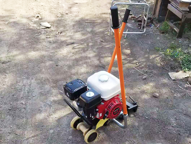 NQG-6.5II型(xíng)内燃鋼軌鋸(ju)軌機 