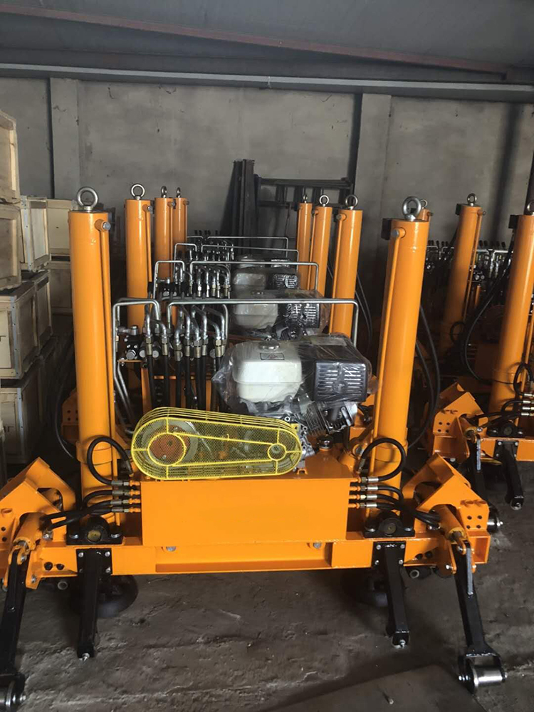 YQBJ-250型門式(shi)液壓起撥(bō)道機