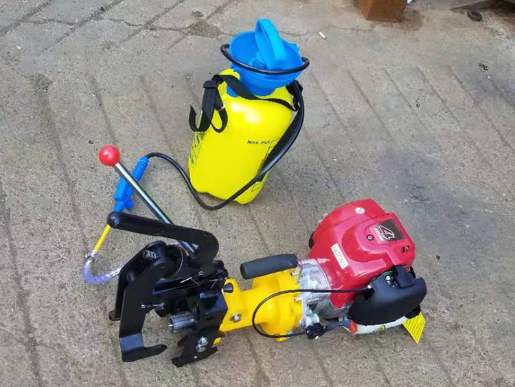 NZG-31型内燃鋼軌鑽孔(kong)機