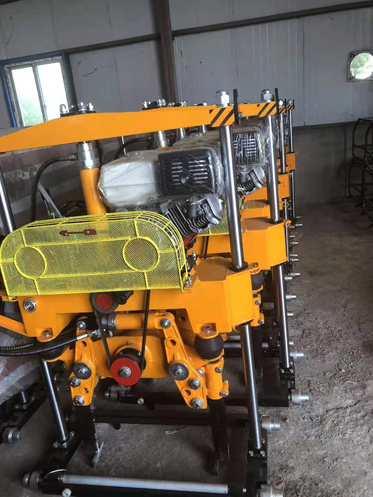 YD-22型液(yè)壓線路搗固機(jī)