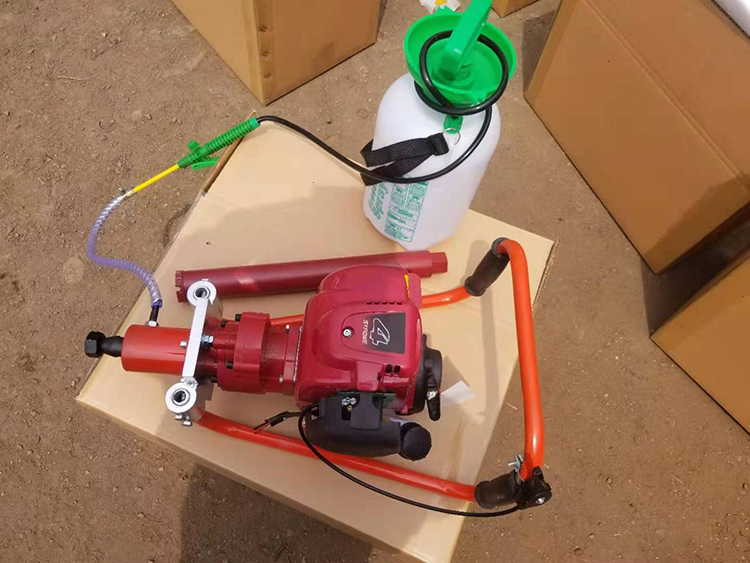 NLQ-45型内(nèi)燃砼枕螺栓鑽(zuàn)取機