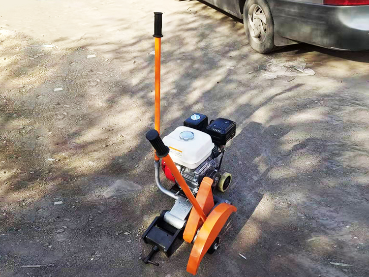 NQG-6.5II型内燃(ran)鋼軌鋸(jù)軌機 