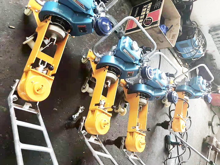 NLB-300型單(dan)頭内燃螺栓(shuan)扳手